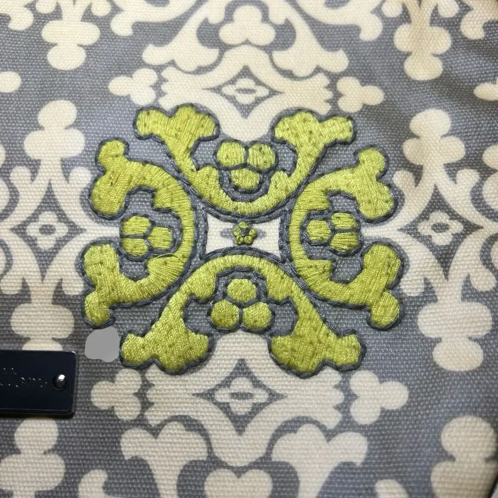 Petunia Pickle Bottom Large Carryall Berkshire Geometric Pattern Diaper Bag